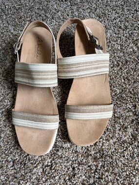 Abella True Comfort Size 10 sandals